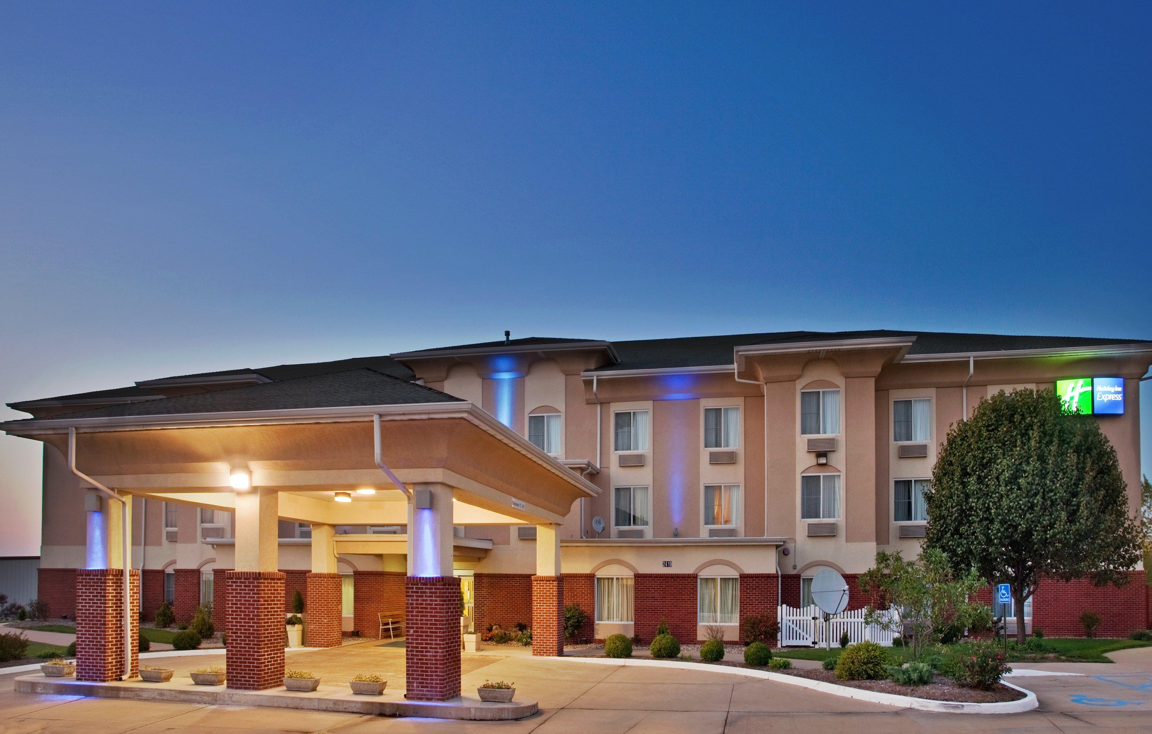 Hotel Express By Ihg Boonville